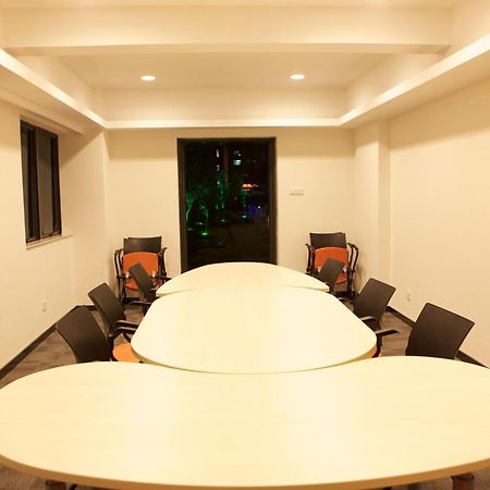 Yuwa Hotel Canton Servizi foto
